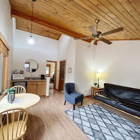 Cabin Suite Вудленд Парк Экстерьер фото